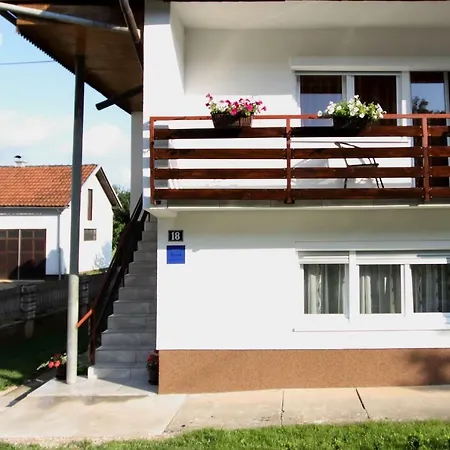 Nikolina I Katarina Apartment Otocac Exterior photo